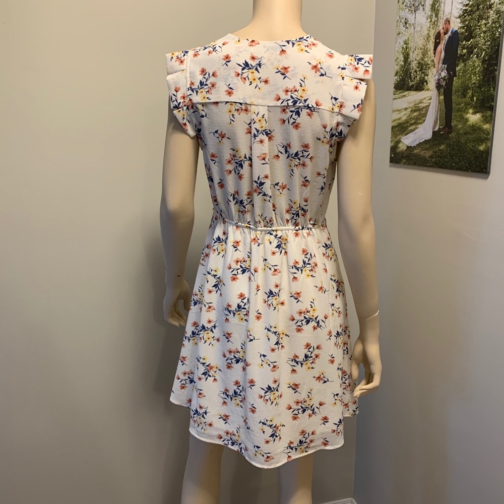 Dress - Picture 4 of 5